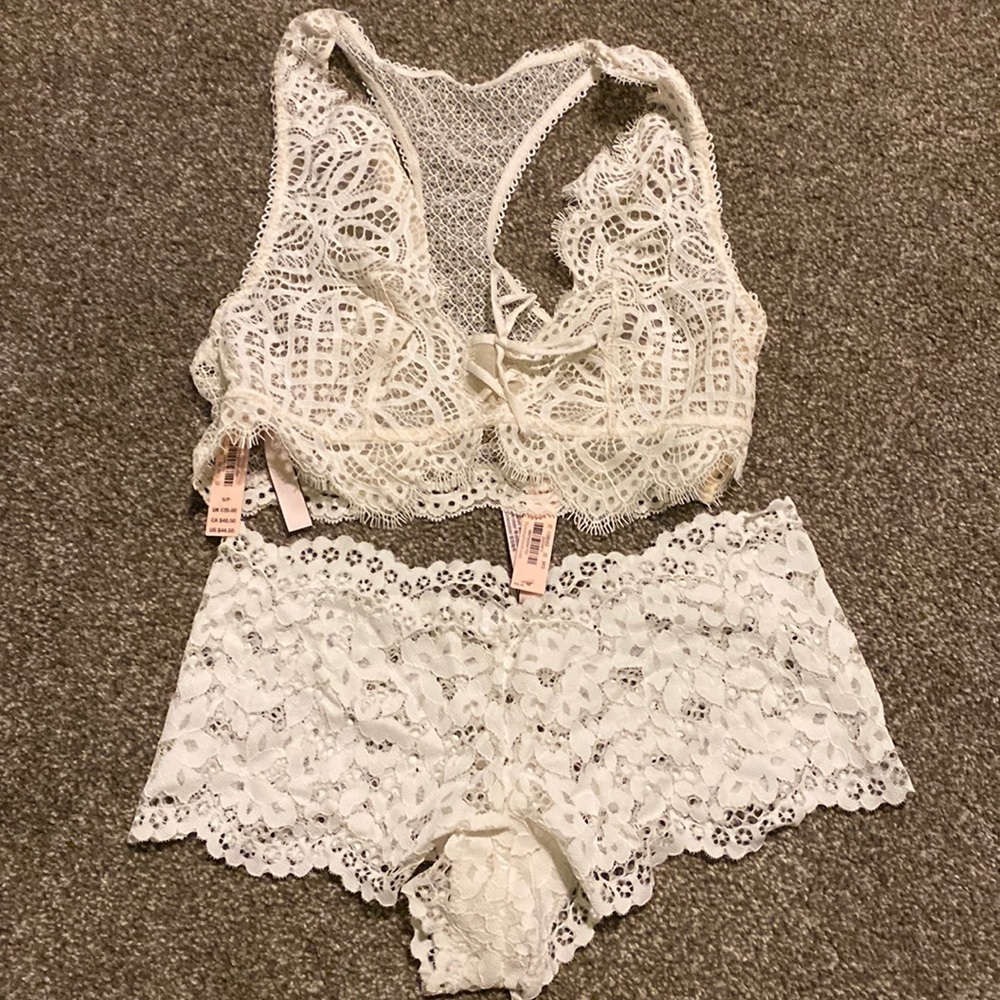 NWT Victoria’s Secret Bridal white lace Lingerie set size small bra and panty